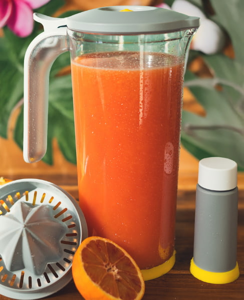 Vákuová karafa s lisom na citrusy