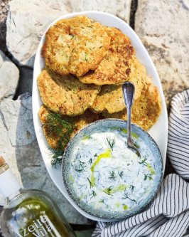 Feta sajtos cukkinis-burgonyás tócsni