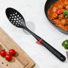 Swiss Diamond® perforált nylon tálalókanál