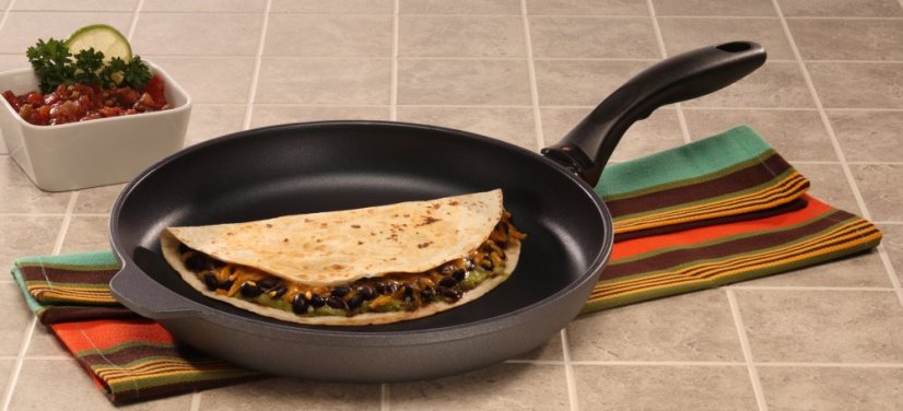 SWISS DIAMOND® gyémánt felületű serpenyő 32 cm indukciós