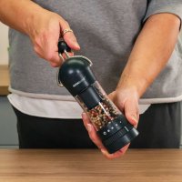 Mlýnek na koření KOCHBLUME® se silikonovým podstavcem - Barva: Zelená