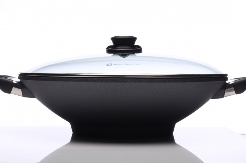 Indukčný wok Swiss Diamond® XD61136ic s priemerom 36 cm s pokrievkou