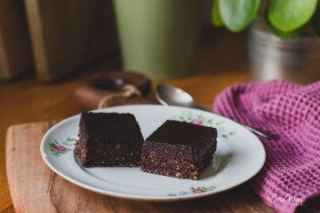 RAW BROWNIE (BEZ LAKTÓZY, BEZLEPKU, VEGÁNSKE)