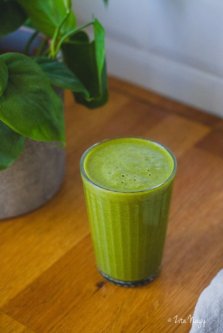 ANANÁSOVÉ ZELENÉ SMOOTHIE (BEZLAKTÓZOVÉ, BEZLEPKOVÉ, VEGÁN)