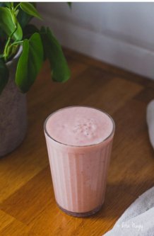 RUŽOVÉ JAHODOVÉ SMOOTHIE (BEZLAKTÓZOVÉ, BEZLEPKOVÉ, VEGÁN)