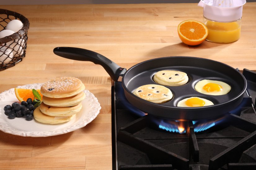 Indukcyjna patelnia do smażenia Swiss Diamond® XD6326i o średnicy 26 cm, bez pokrywki