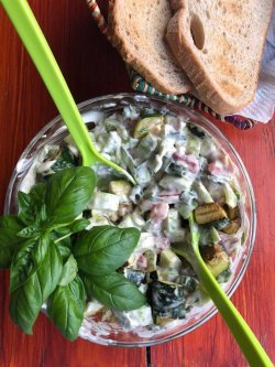 Letný šalát s domácou majonézou