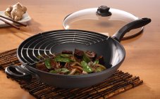 SWISS DIAMOND® gyémánt felületű wok serpenyő 32 cm fedővel indukciós