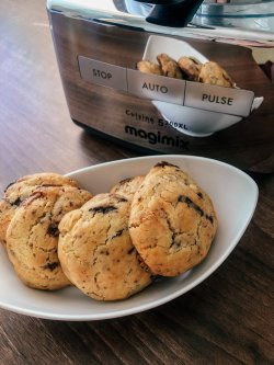 Cookies s bílou a tmavou čokoládou pomocí Magimix