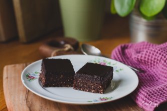 NYERS BROWNIE (LAKTÓZMENTES, GLUTÉNMENTES, VEGÁN)