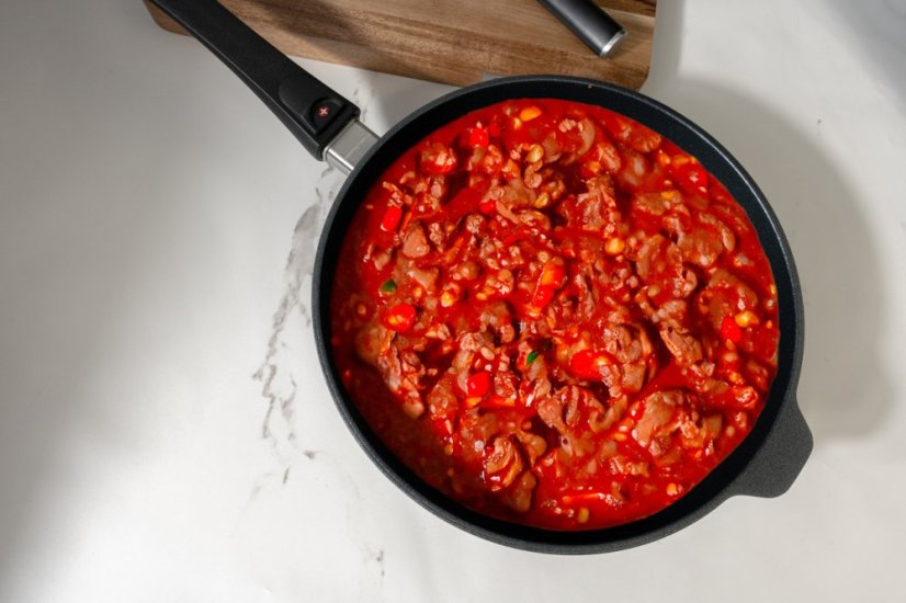 Indukční pánev zvýšená Swiss Diamond® s odnímatelnou rukojetí s průměrem 28 cm bez poklice