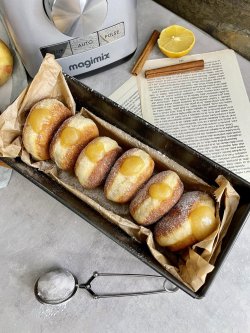 Almás pudinggal töltött fánkok