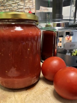 Ilyen egyszerűen és gyorsan elkészíthető a paradicsomlé a Magimix segítségével